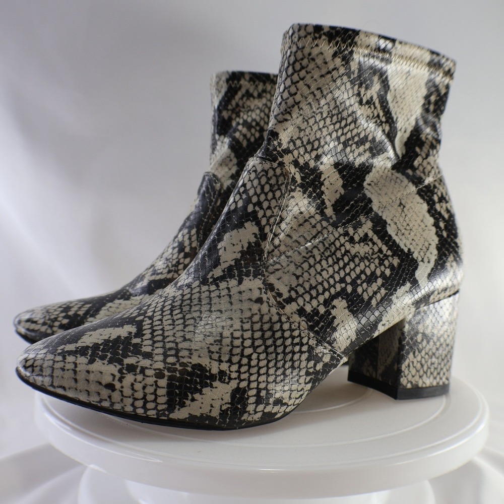 Time and Tru Womens 8.5 Black White Snakeskin Ankle Boots Block Heel